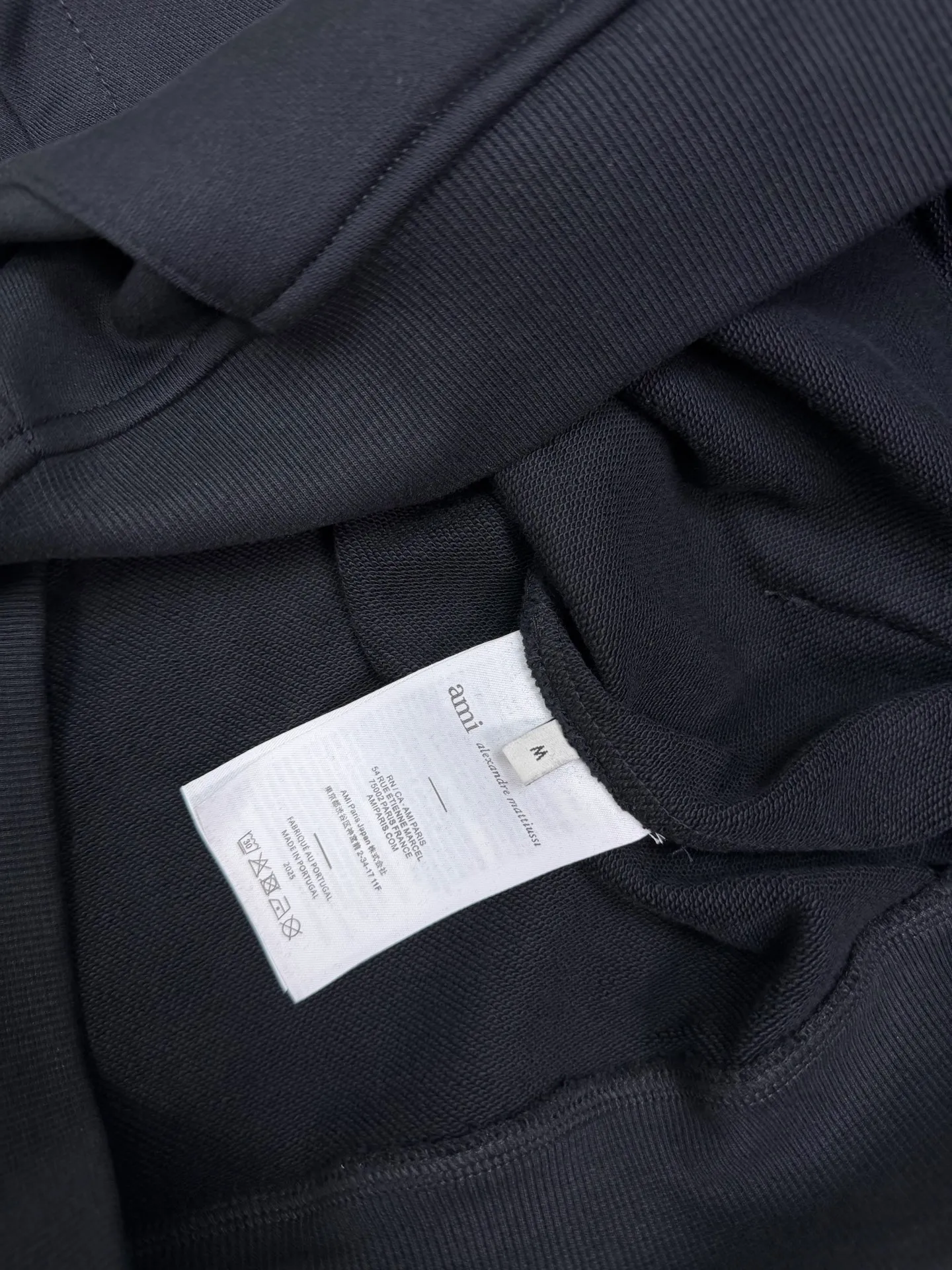 (top version) Ami 2026 New Arrival chest embroidery🪡Love couple style hooded zipper jacket🔥High version🔥High version🔥Original fabric Digital direct printing technology Internet celebrity Same Style High version High Quality😘😘The fabric is made of 430g double-strand pure cotton terry material. It feels very comfortable, fashionable and personalized. It is a super Versatile and good-looking jacket. Very suitable for both men and women. A must-have item for everyone. Packaging, tag, collar label, washed wheat, complete 👍 Color: Black Size: S-XL